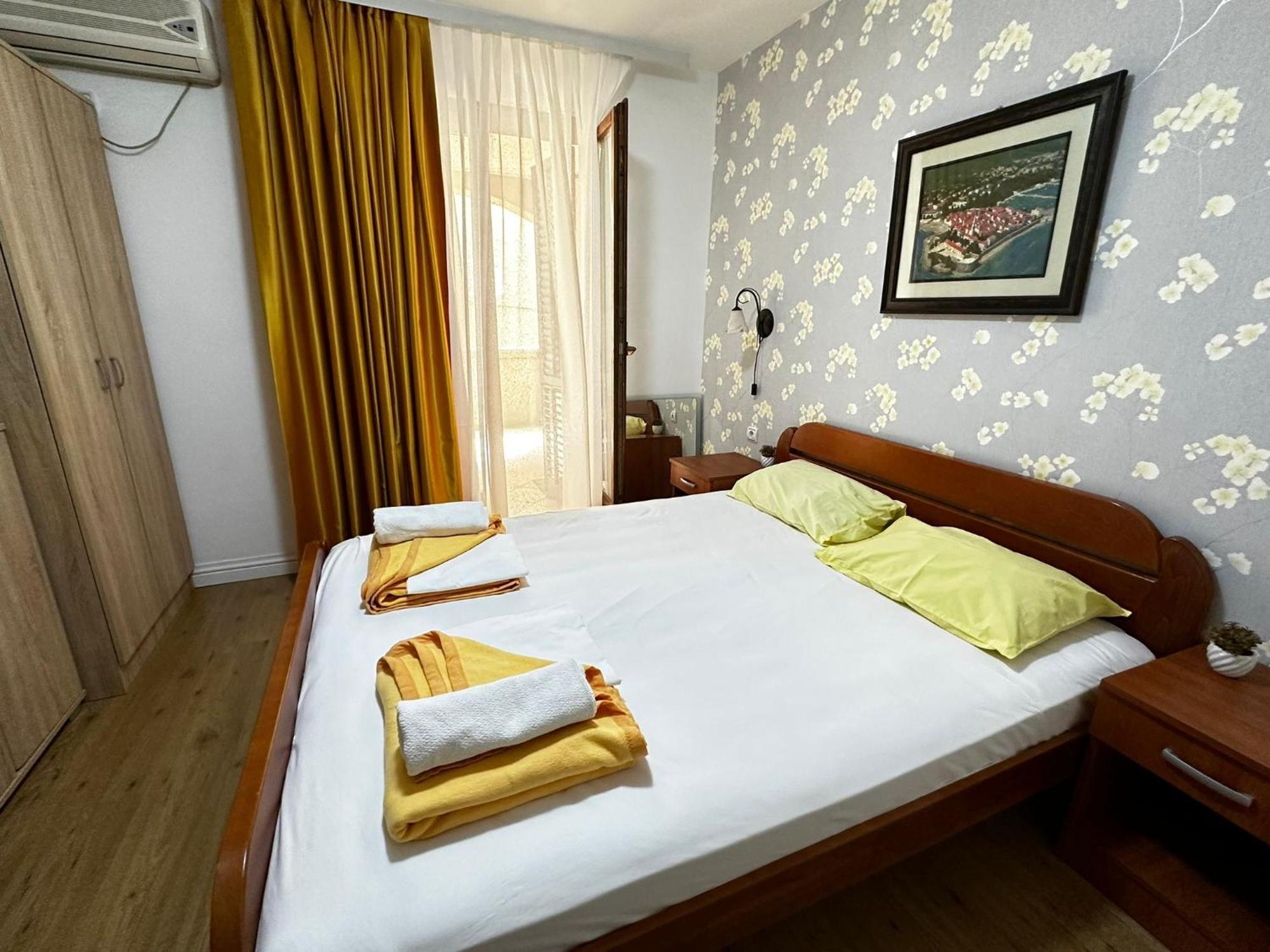 Central Hotel-บุดวา ภายนอก รูปภาพ